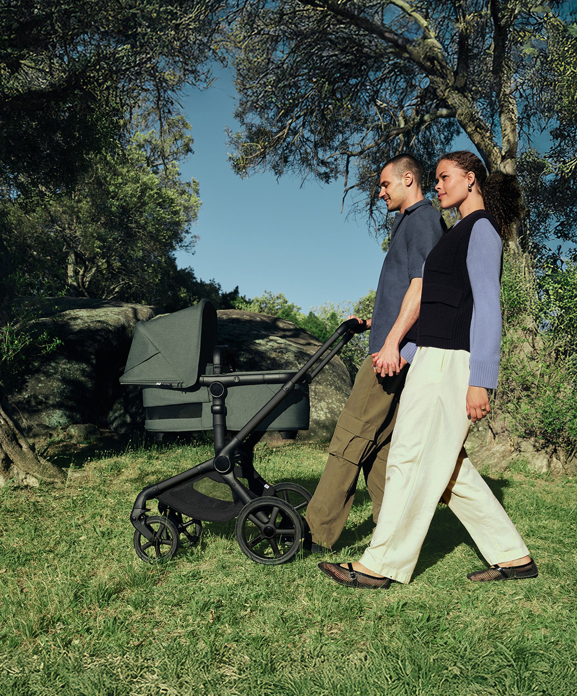 Bugaboo Fox 5 Renew Pushchair Bundle With Cybex Cloud T i-Size Rotating Baby Car Seat & Base (9 Pieces).- Forest Green - Image 2
