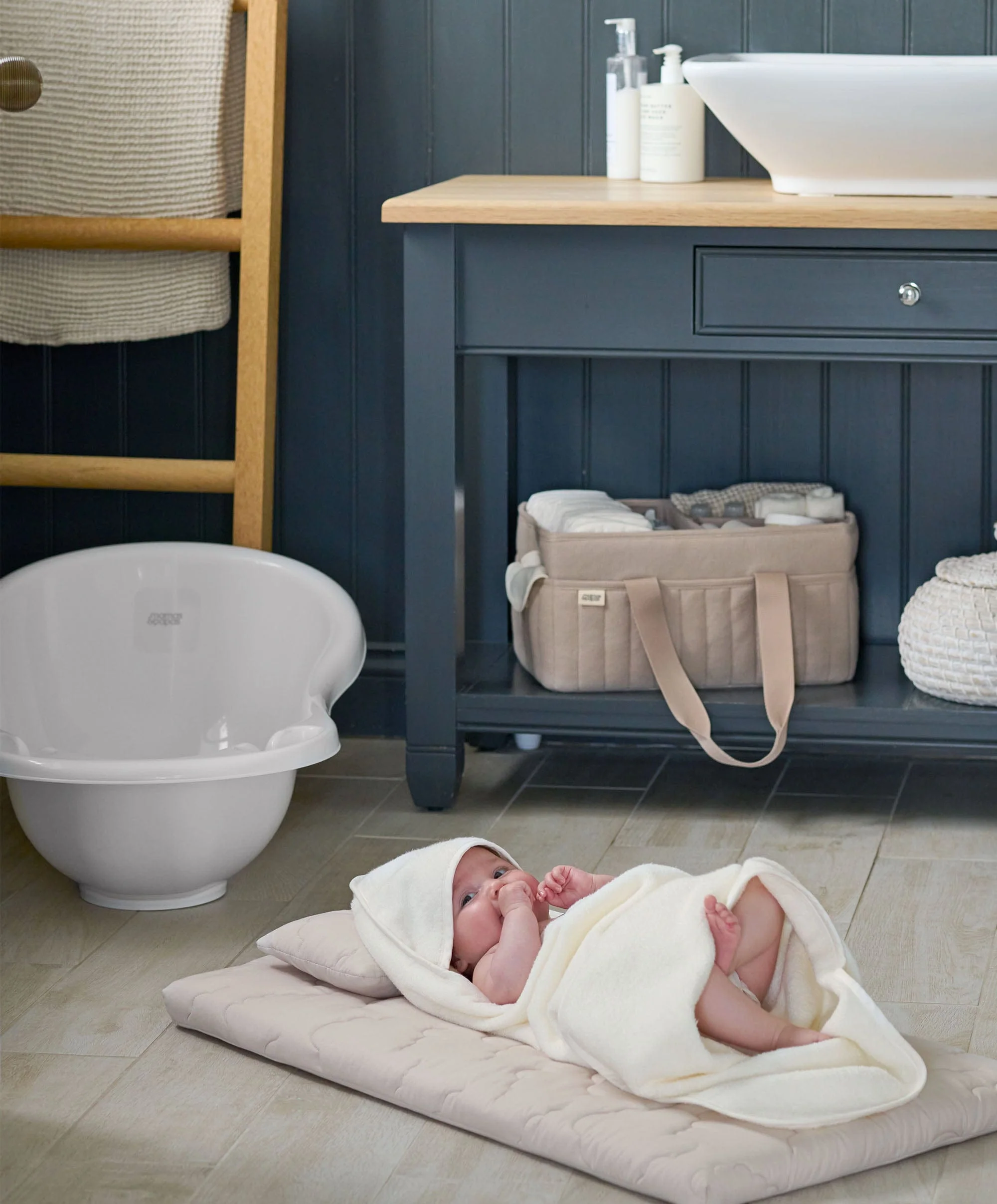 Baby Bath – White/Grey - Image 3