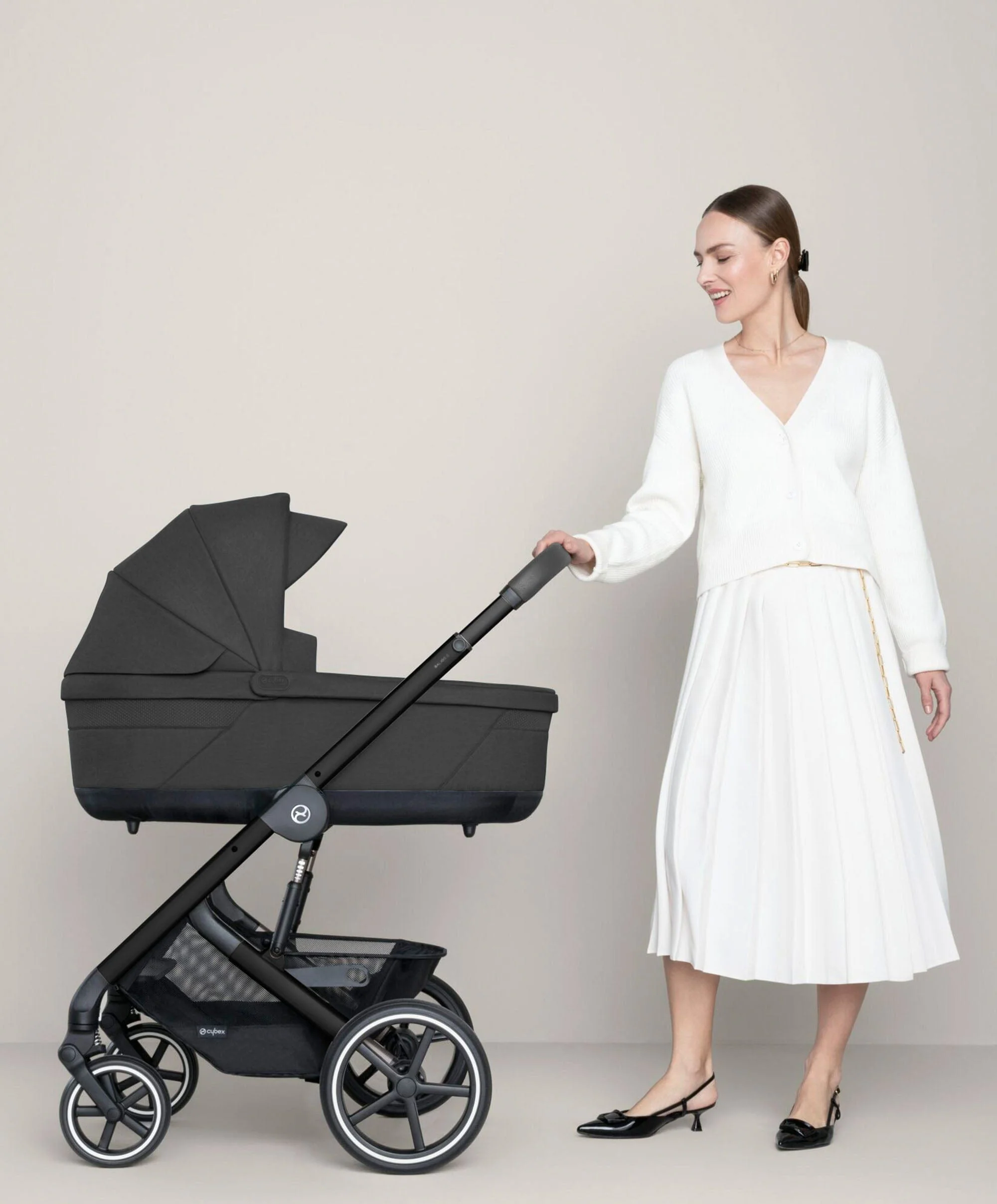 Cybex Balios S Lux Carrycot - Almond Beige - Image 7