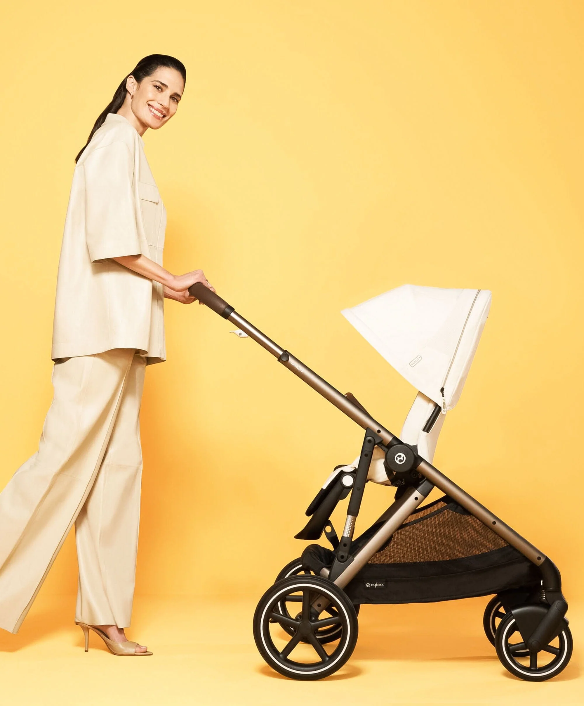 Cybex Gazelle S Pushchair Bundle with Cloud T i-Size Baby Car Seat & Base (7 Pieces) - Almond Beige - Image 10