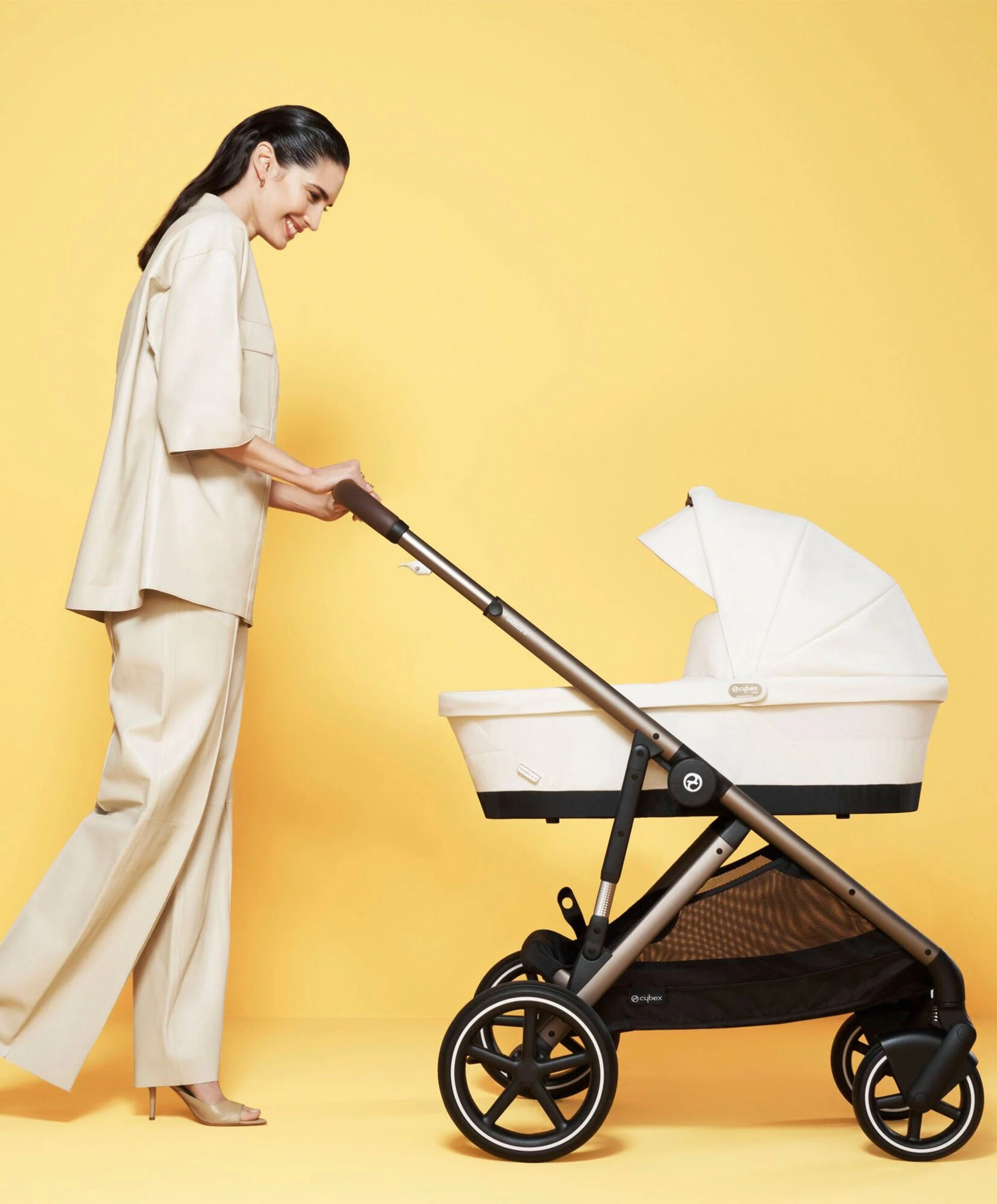 Cybex Gazelle S Pushchair Bundle with Cloud T i-Size Baby Car Seat & Base (7 Pieces) - Almond Beige - Image 11