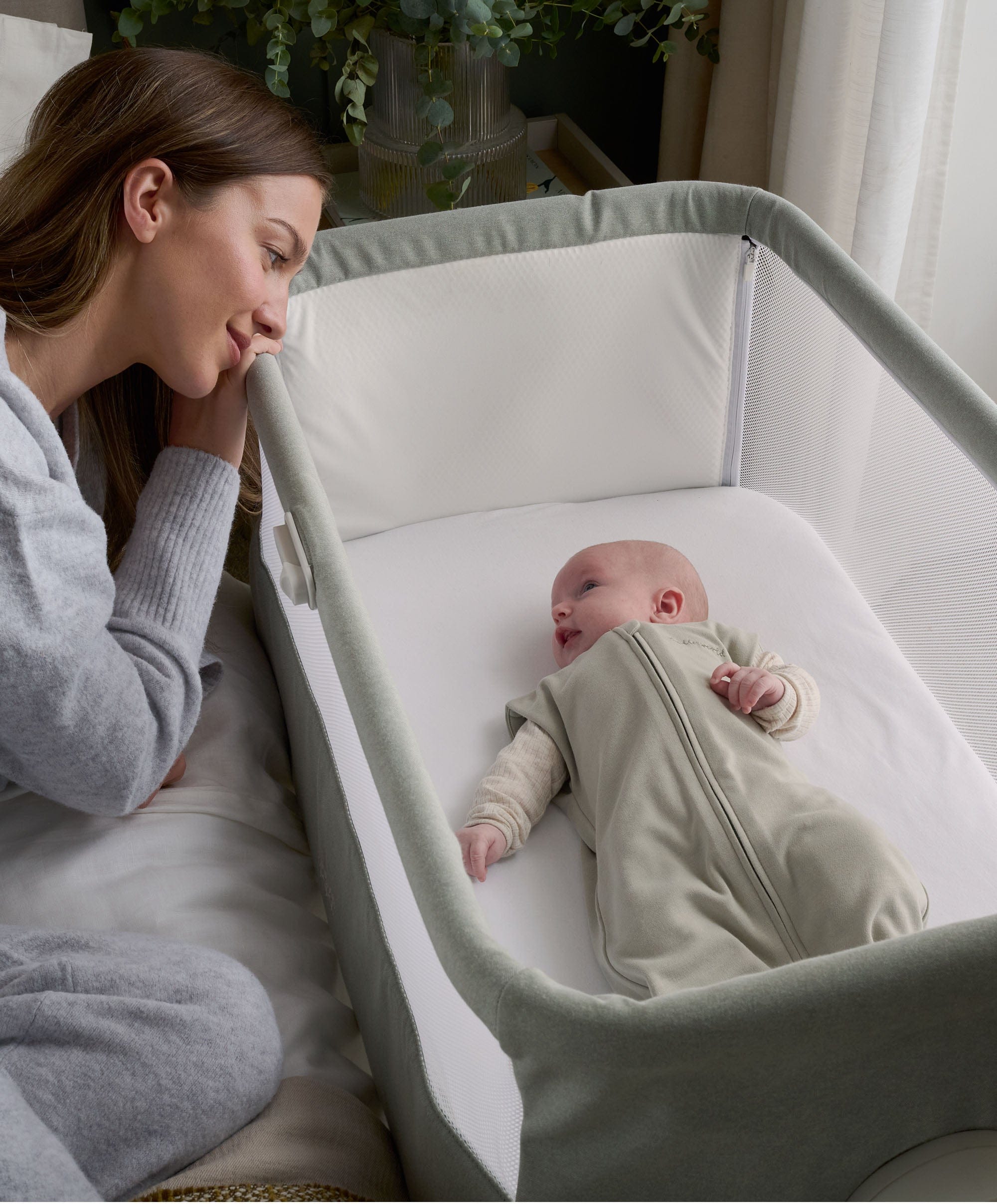 Lua Bedside Crib - Sage - Image 4