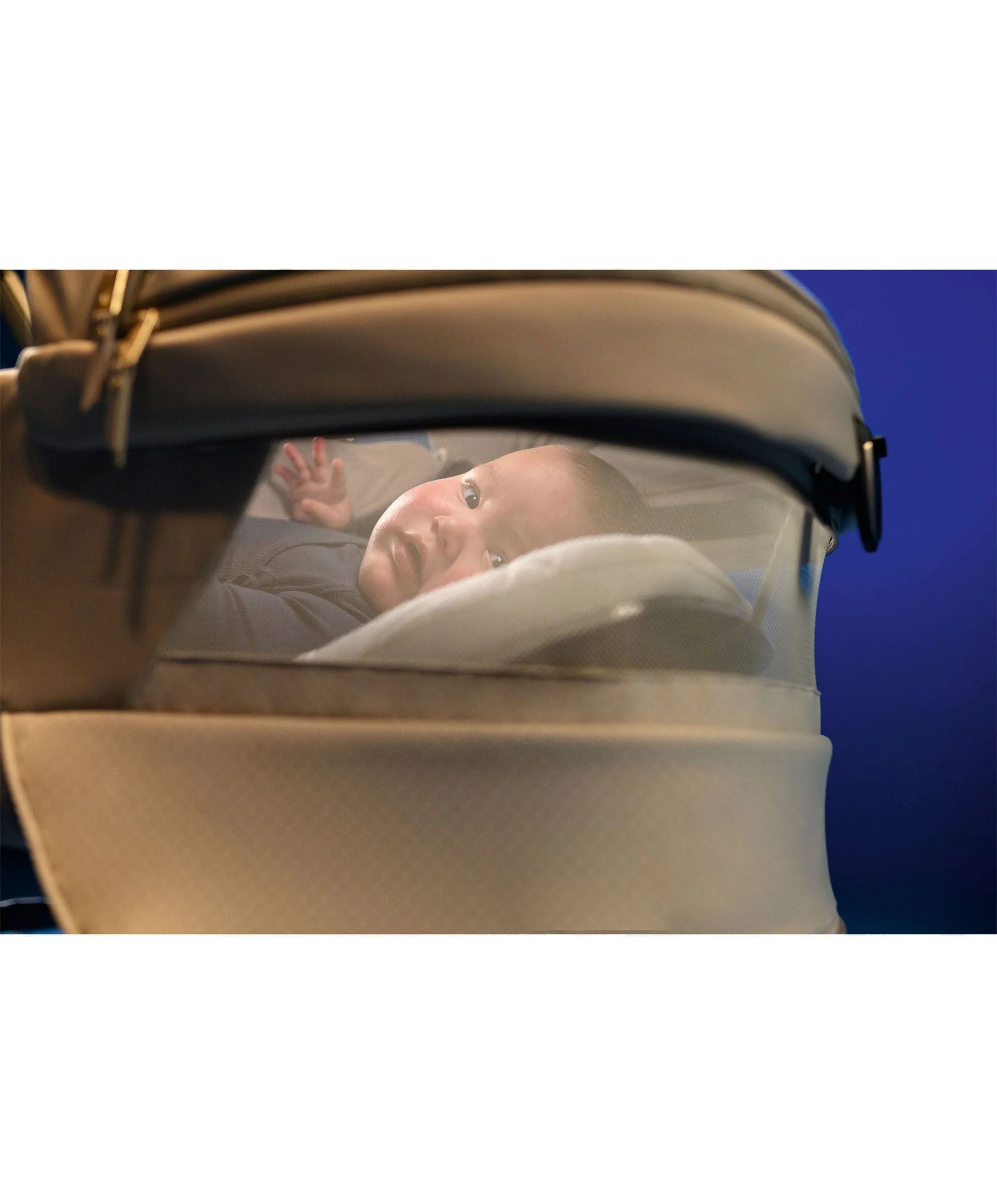 Maxi-Cosi Cabin Carrycot - Sapphire Sand - Image 3