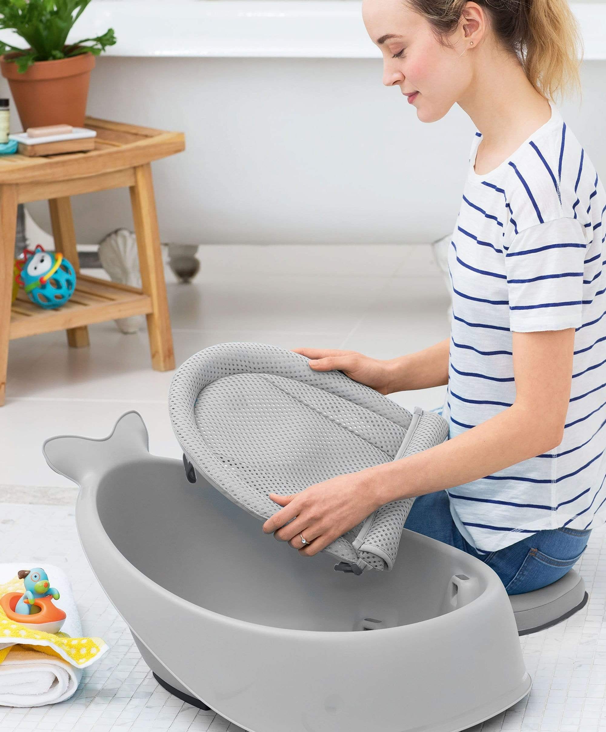 Moby 3 Stage Baby Bath - Grey - Image 11