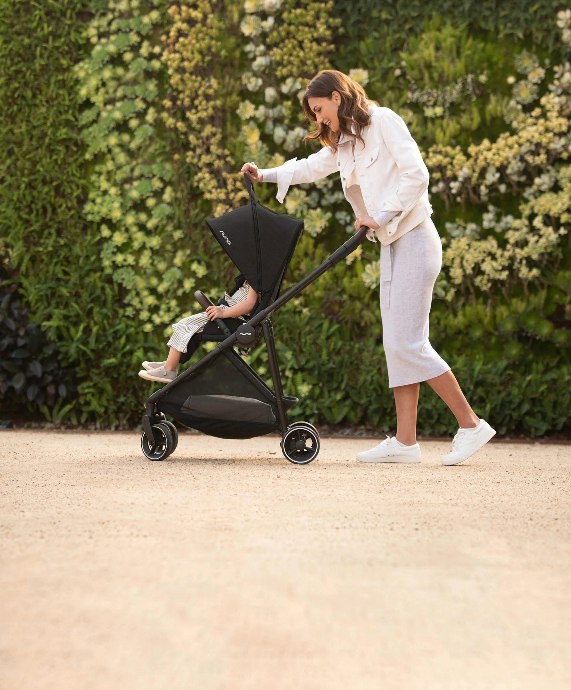 Nuna IXXA Next Pushchair - Caviar - Image 7