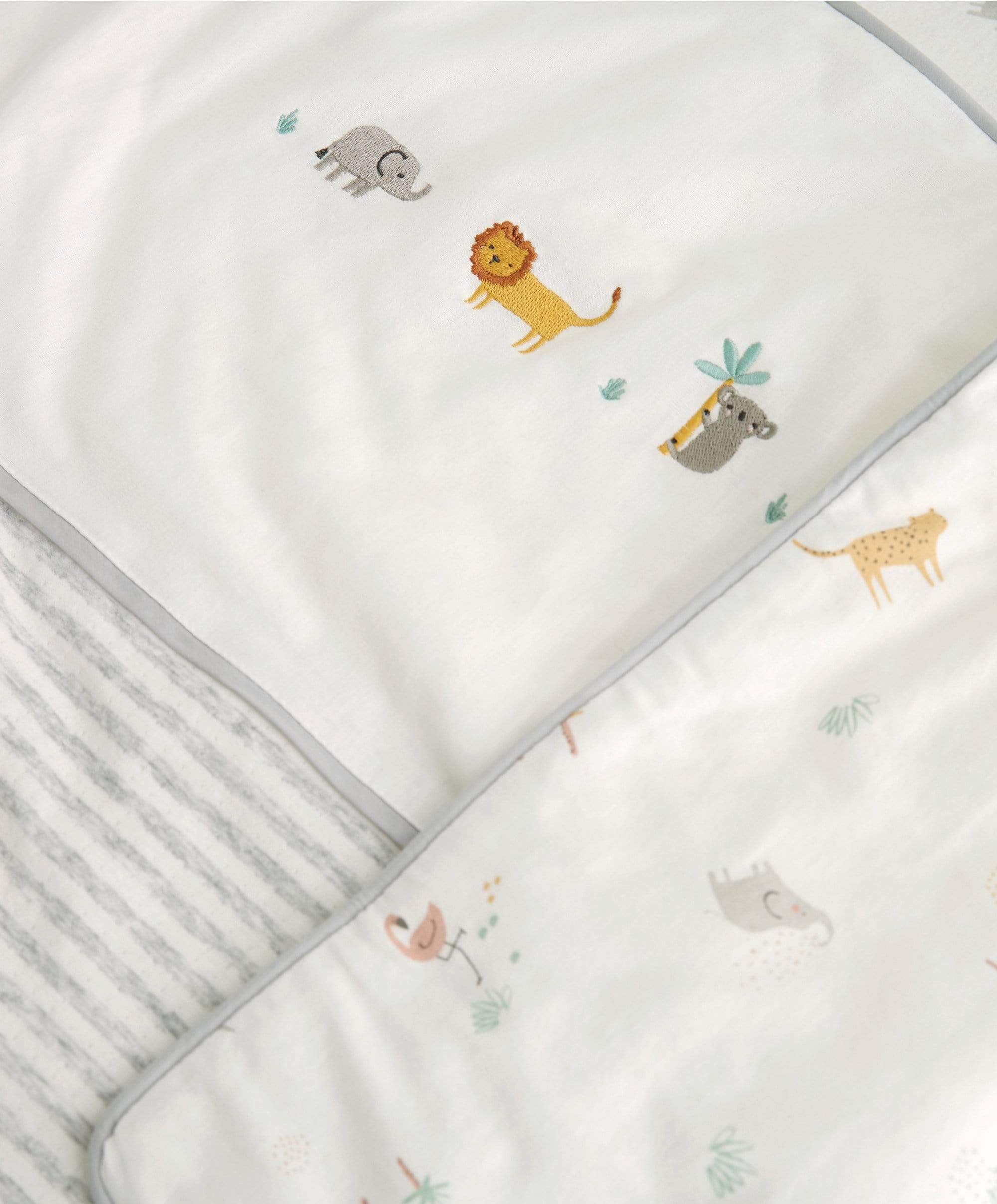 Quilt (2.5 Tog) - Wildly Adventures - Image 5