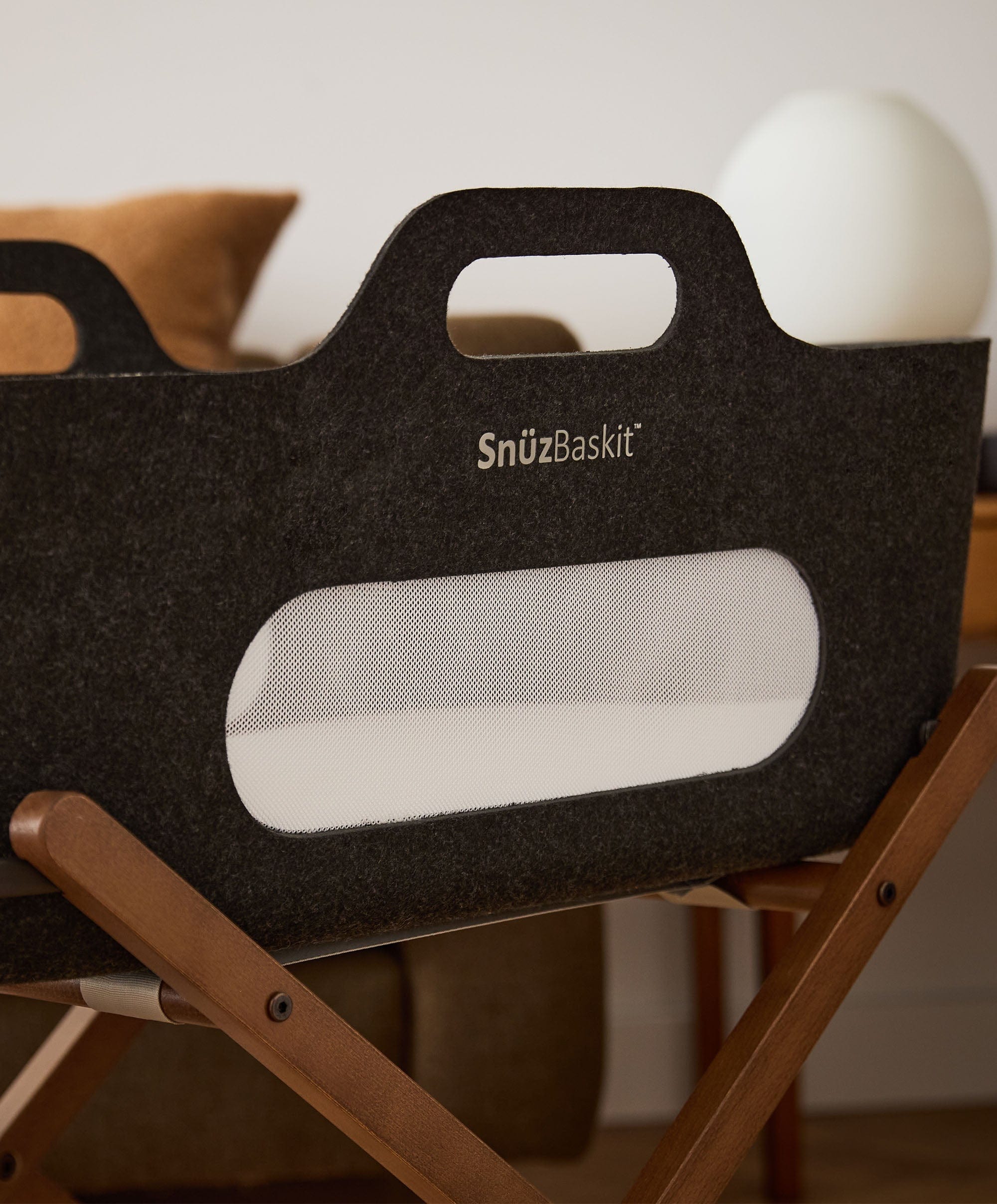 SnuzBaskit Moses Basket & Stand - Graphite/Walnut - Image 5