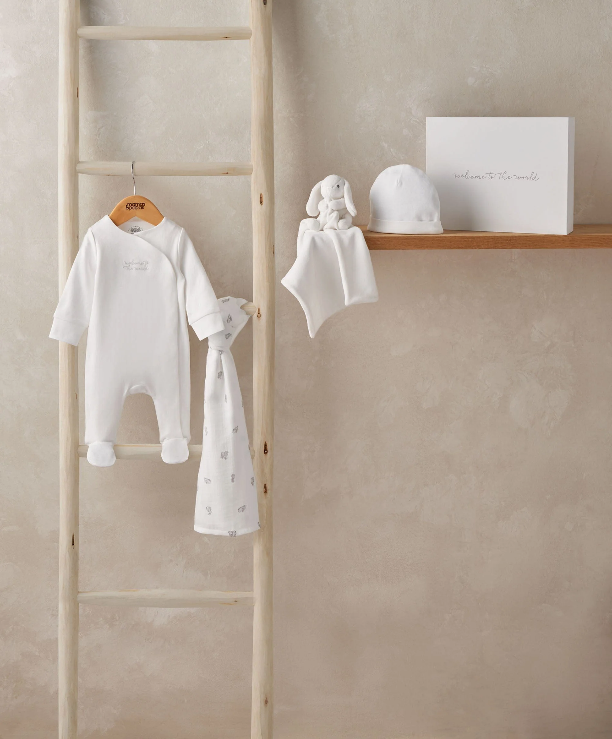 Welcome to the World Newborn Gift Set